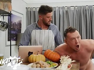 Dante Asks Archie To Sightless As a result He Can Video Call His Bf Chris Who Also Cheats On Him WIth Pierce - TWINKPOP