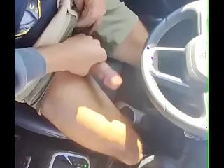 Gozando gostoso na rodovia